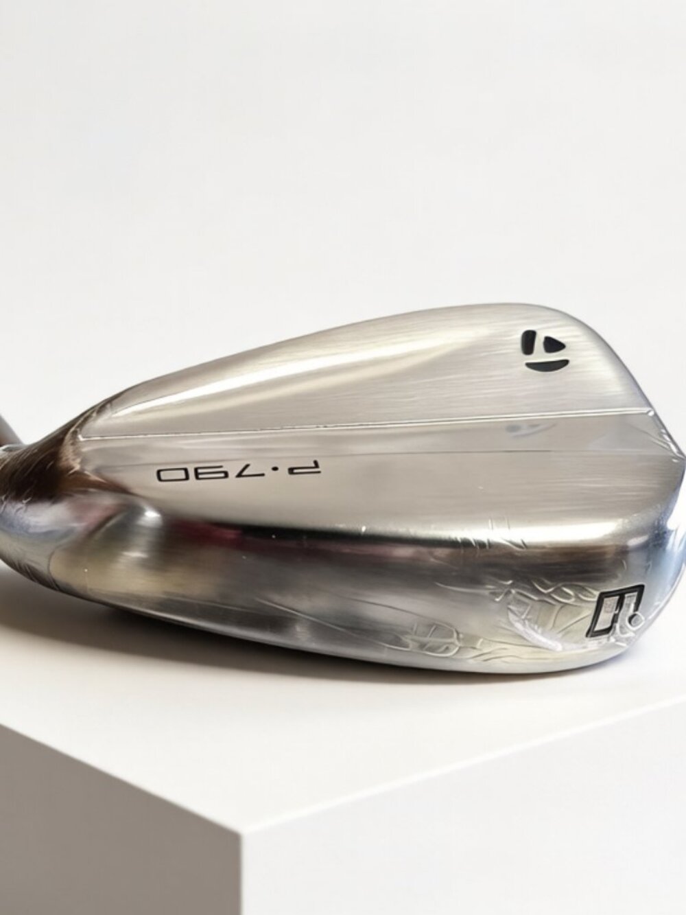 NEW TaylorMade P790 4th 9 Iron clubhead RH Just the clubhead